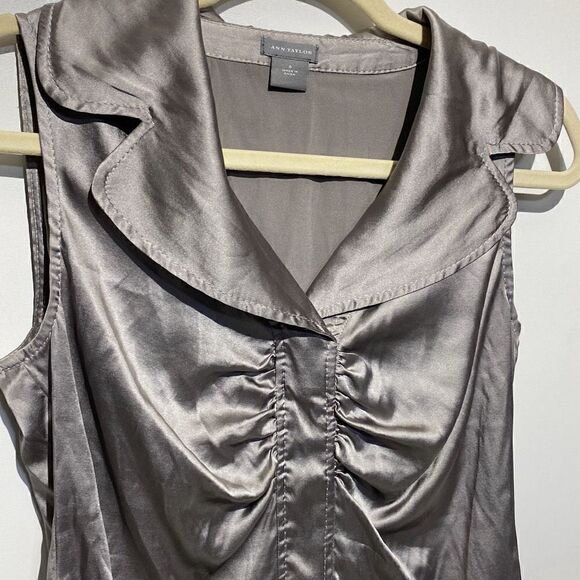 Ann Taylor Women's Gray Silk Stretch Sleeveless Cinched Front Top Size 4 - Picture 3 of 9